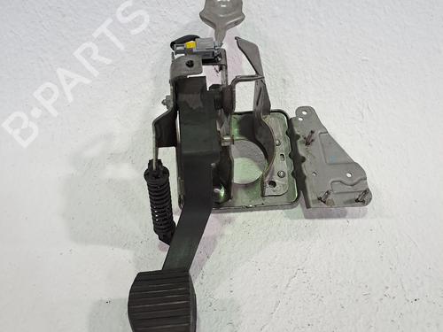Used Clutch pedal PEUGEOT 308 I (4A_, 4C_) 1.6 HDi (109 hp) 23978011