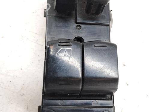 Used Left front window switch NISSAN MICRA IV (K13K, K13KK) 1.2 (80 hp) 29301819
