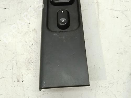 Used Right front window switch Right front window switch LAND ROVER FREELANDER I (L314) 2.0 Td4 4x4 (112 hp) 40549245 40549245
