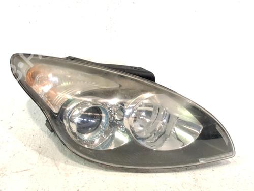 Used Right headlight HYUNDAI i30 Estate (FD) 1.6 CRDi (90 hp) 32720321