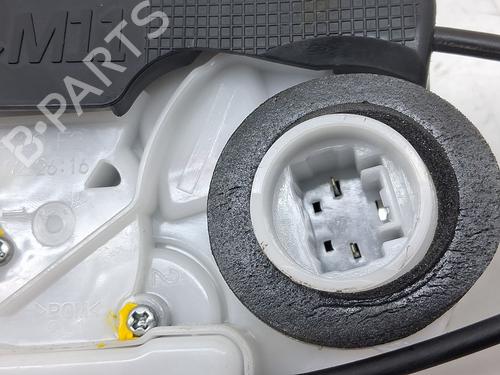 Rear right lock TOYOTA YARIS (_P13_) 1.5 Hybrid (NHP130_, NHP130) | BP28956821C99 