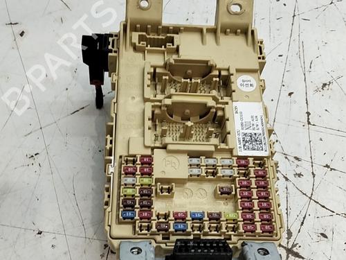 Used Fuse box Fuse box 38420472 38420472