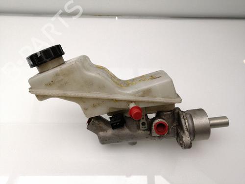 Used Brake master cylinder TOYOTA AVENSIS (_T25_) 2.0 D-4D (CDT250_, CDT250R) (116 hp) 23649521