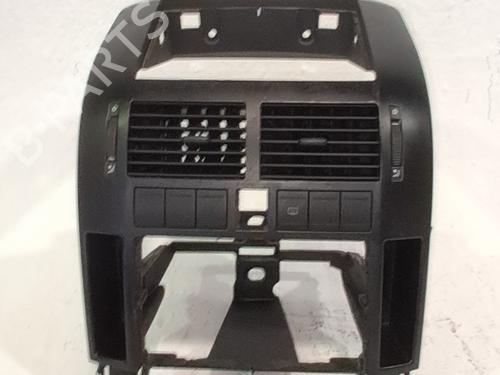 Used Air vent Air vent VW POLO IV (9N_, 9A_) 1.4 16V (75 hp) 36318352 36318352