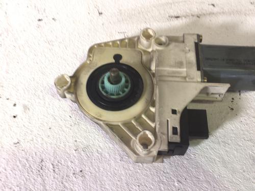 Moteur de lève-vitre avant gauche Moteur de lève-vitre avant gauche 38991098 38991098