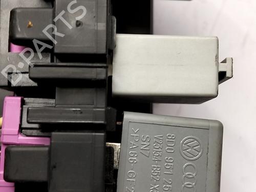 Fuse box SEAT LEON (1P1) 1.9 TDI | BP31012044E1 - Image 2