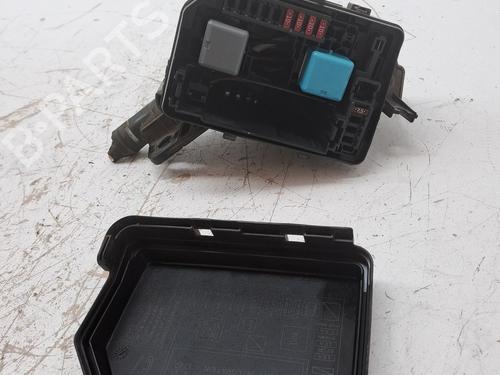 Used Fuse box TOYOTA YARIS (_P13_) 1.0 (KSP130_, KSP130) (69 hp) 23375587