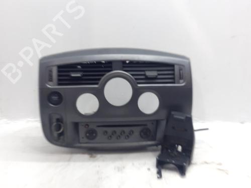radio-renault-scenic-ii-jm01_-2003-2004-2005-2006-2007-2008-2009-2010-37875320 main image