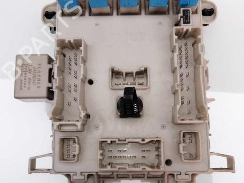 Caja reles / fusibles TOYOTA RAV 4 II (_A2_) 2.0 D 4WD (CLA20_, CLA21_, CLA20R, CLA21R) (116 hp) 23650171
