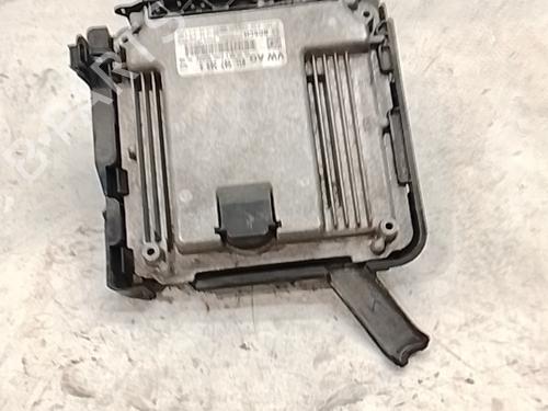 Used Engine control unit (ECU) Engine control unit (ECU) 38989628 38989628