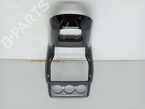 Used Middle console CITROËN C3 II (SC_) 1.4 HDi 70 (SC8HZC, SC8HR0, SC8HP4) (68 hp) 23354006