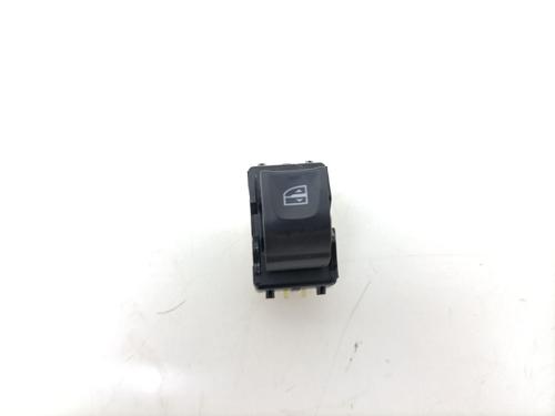 Used Right front window switch RENAULT CAPTUR I (J5_, H5_) 1.5 dCi 90 (J5N4, J5M5, J5MW, J5M6, J5AL, J5AJ) (90 hp) 28179345