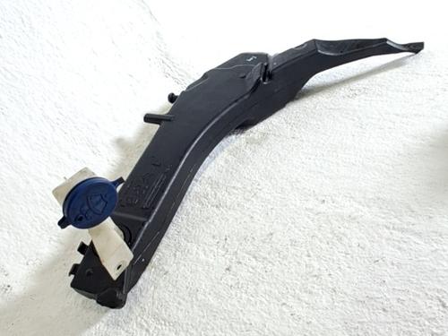 windscreen-washer-tank-peugeot-308-ii-lb_-lp_-lw_-lh_-l3_-2013-2014-2015-2016-2017-2018-2019-2020-2021-30772210 main image