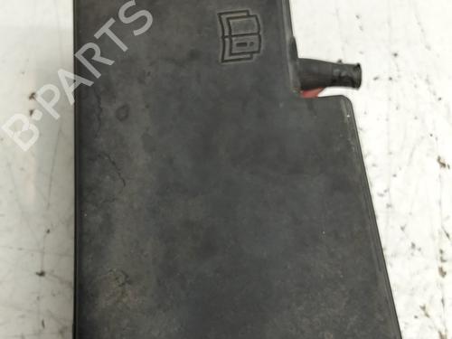 Used Fuse box Fuse box 38989851 38989851
