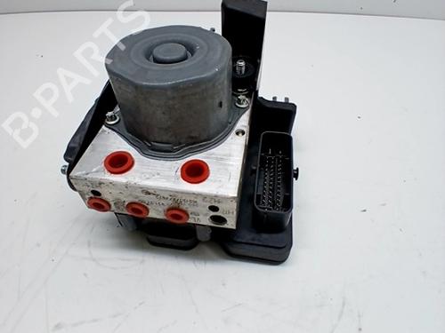 Used ABS pump MERCEDES-BENZ CLA Shooting Brake (X117) CLA 180 (117.942) (122 hp) 30846369