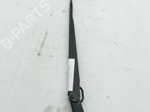 Used Front windshield wiper arm RENAULT MEGANE III Grandtour (KZ0/1) 1.5 dCi (KZ09, KZ0D, KZ1G, KZ29, KZ14, KZ1W, KZ10, KZ1F,... (110 hp) 32183058