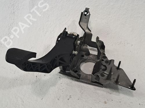 Used Clutch pedal PEUGEOT 3008 I MPV (0U_) 1.6 BlueHDi 120 (120 hp) 25613597