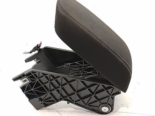Used Armrest / Center console Armrest / Center console 39554757 39554757