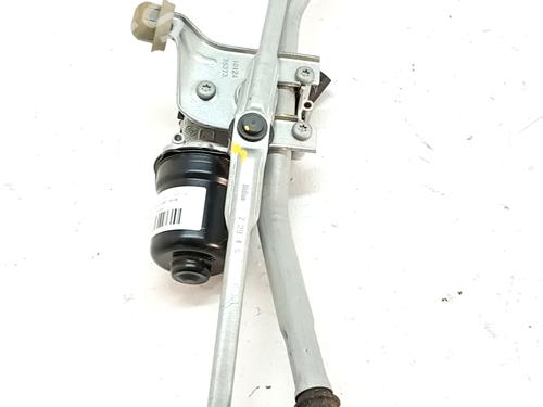 Used Front wiper motor OPEL CORSA F (P2JO) 1.2 Turbo Hybrid (68) (136 hp) 32042161