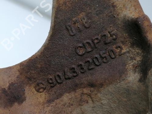 Used Right front steering knuckle MERCEDES-BENZ SPRINTER 4-t Van (B904) 410 D (102 hp) 23651828