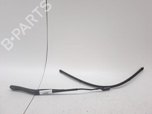Used Front windshield wiper arm RENAULT CLIO V (B7_) 1.5 Blue dCi 85 (B7AG) (86 hp) 23374650