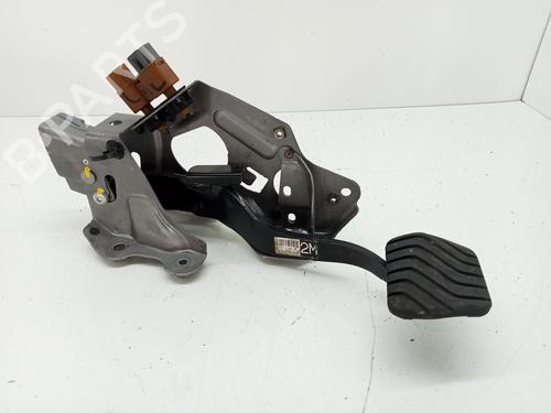 Used Break pedal NISSAN QASHQAI II SUV (J11, J11_) 1.2 DIG-T (115 hp) 28163837
