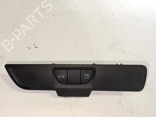 switch-peugeot-508-i-8d_-2010-2011-2012-2013-2014-2015-2016-2017-2018-33768573 main image