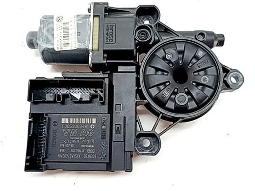 Moteur de lève-vitre avant gauche VW PASSAT B6 (3C2) 2.0 BlueTDI (143 hp) 30920349