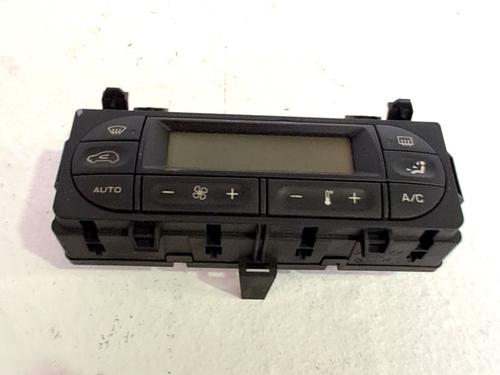 climate-control-citroen-c3-pluriel-hb_-2003-33772580 main image
