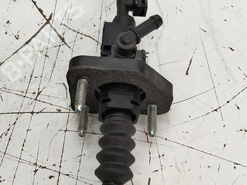 Used Clutch slave cylinder Clutch slave cylinder 38420497 38420497