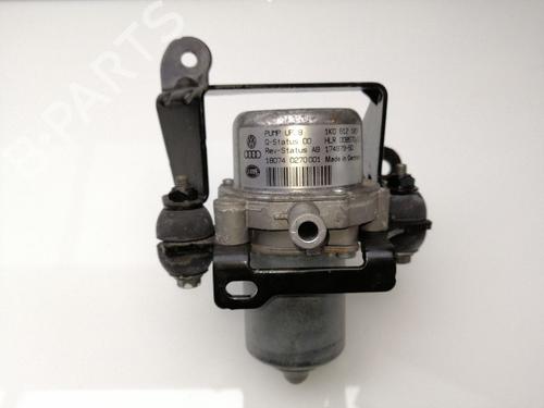 Used Vacuum pump VW GOLF VII (5G1, BQ1, BE1, BE2) 1.6 TDI (105 hp) 23856816