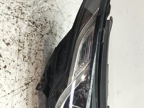 Used Right headlight Right headlight LAND ROVER RANGE ROVER EVOQUE (L538) 2.0 D (150 hp) 40119545 40119545