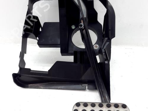 break-pedal-mercedes-benz-slk-r171-2004-2005-2006-2007-2008-2009-2010-2011-32105593 main image