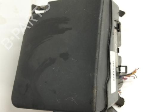 Used Fuse box Fuse box 37604640 37604640