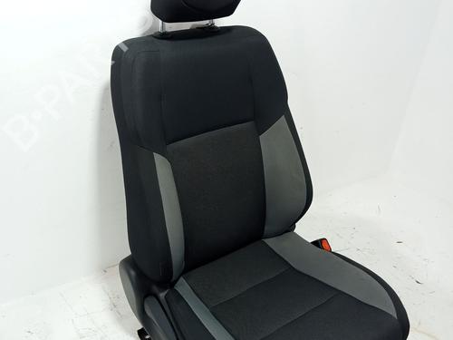 Right front seat TOYOTA AURIS Estate (_E18_) 1.8 Hybrid (ZWE186_, ZWE186R, ZWE186H) | BP29421075C16 