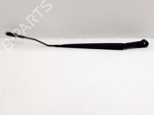 Used Front windshield wiper arm HYUNDAI i20 III (BC3, BI3) 1.0 T-GDI (101 hp) 32106133