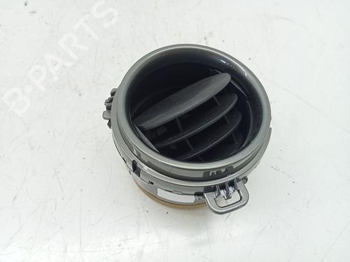 Used Air vent TOYOTA YARIS (_P13_) 1.5 Hybrid (NHP130_, NHP130) (101 hp) 28959738