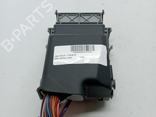 Used Fuse box OPEL ASTRA J Saloon 1.7 CDTI (69) (110 hp) 23345474