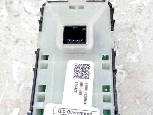 Right rear window switch HYUNDAI TUCSON (NX4E, NX4A) 1.6 T-GDi | BP38749043I28 - Image 2