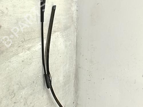 front-windshield-wiper-arm-citroen-c4-picasso-i-mpv-ud_-2006-2007-2008-2009-2010-2011-2012-2013-2014-2015-36386091 main image