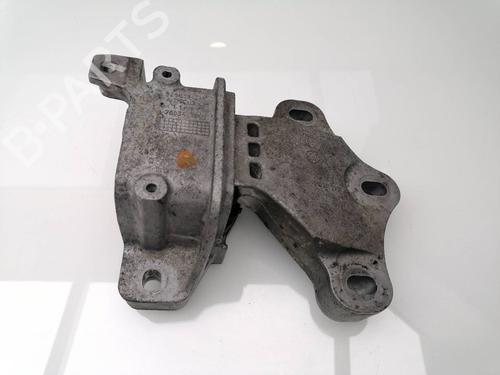 Used Engine mount MERCEDES-BENZ SPRINTER 3,5-t Platform/Chassis (B907, B910) 311 CDI (910.131, 910.133) (114 hp) 23405470