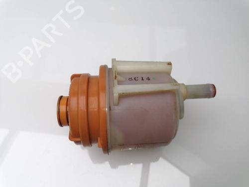 Used Power steering reservoir SUZUKI GRAND VITARA II (JT, TE, TD) 1.9 DDiS All-wheel Drive (JT419, TD44, JB419WD, JB419XD,... (129 hp) 23973740