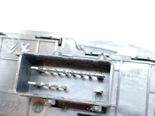 Used Left front window switch PEUGEOT 208 I (CA_, CC_) 1.2 VTI 82 (82 hp) 31035684