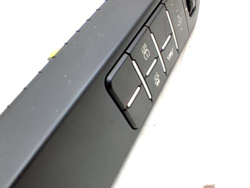 BP32743481I30 main image