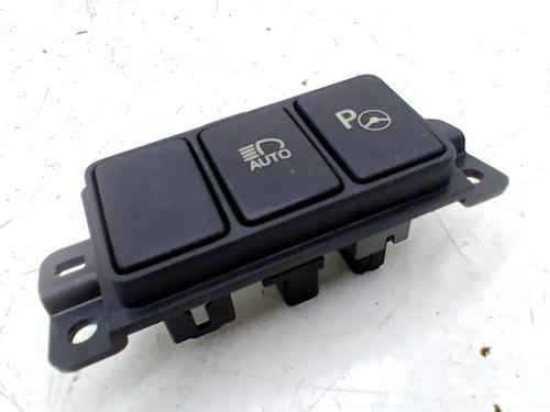 Used Switch Switch TOYOTA C-HR (_X1_) 1.8 Hybrid (ZYX10_, ZYX11_, ZYX10R, ZYX11R) (122 hp) 33815639 33815639
