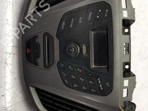 Used Radio Radio FORD TRANSIT CUSTOM V362 Van (FY, FZ) 2.2 TDCi (125 hp) 33764132 33764132