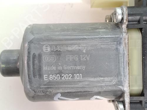 Right front window motor VW TOURAN (5T1) 1.5 TSI | BP23368518E20 