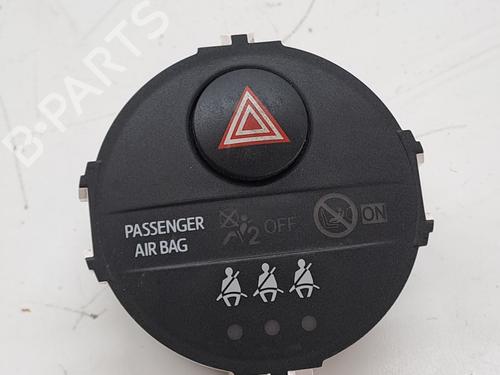 Used Warning switch TOYOTA YARIS (_P13_) 1.0 (KSP130_, KSP130) (69 hp) 26950595