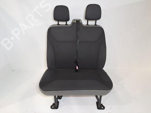 Used Right front seat OPEL VIVARO A Van (X83) 2.0 CDTI (F7) (90 hp) 23377751