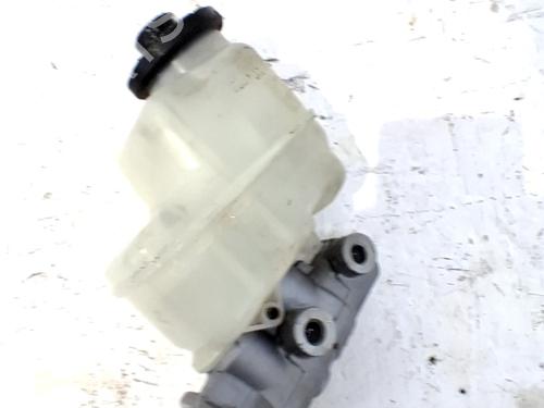 Used Brake master cylinder Brake master cylinder TOYOTA RAV 4 IV (_A4_) 2.2 D 4WD (ALA49) (150 hp) 34182031 34182031